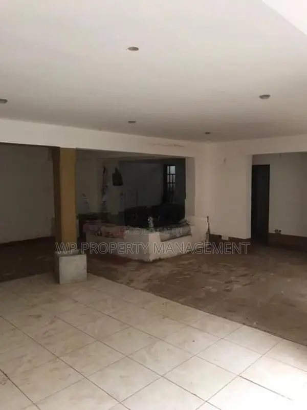 Spacious house for sale in the heart of Kohuwala