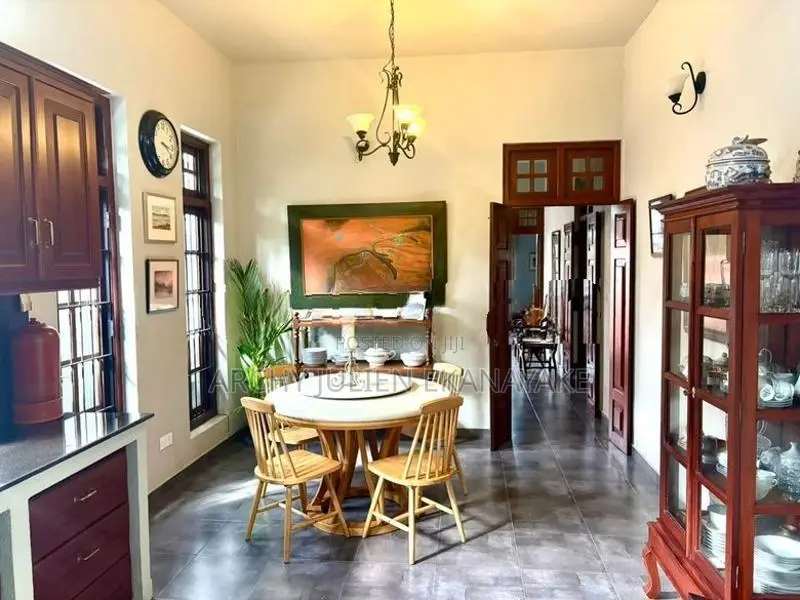 Exceptional Architect-Designed Luxury Residence in Pannipitiya