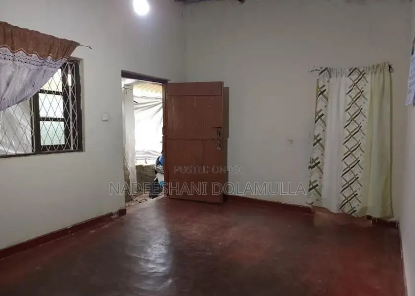බදුල්ලේ කුඩා පව්ලකට නිවසක්