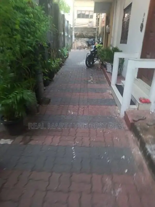 COLOMBO 08 : 2BR (1.2P) HOUSE FOR SALE