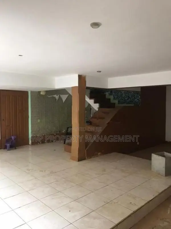 Spacious house for sale in the heart of Kohuwala