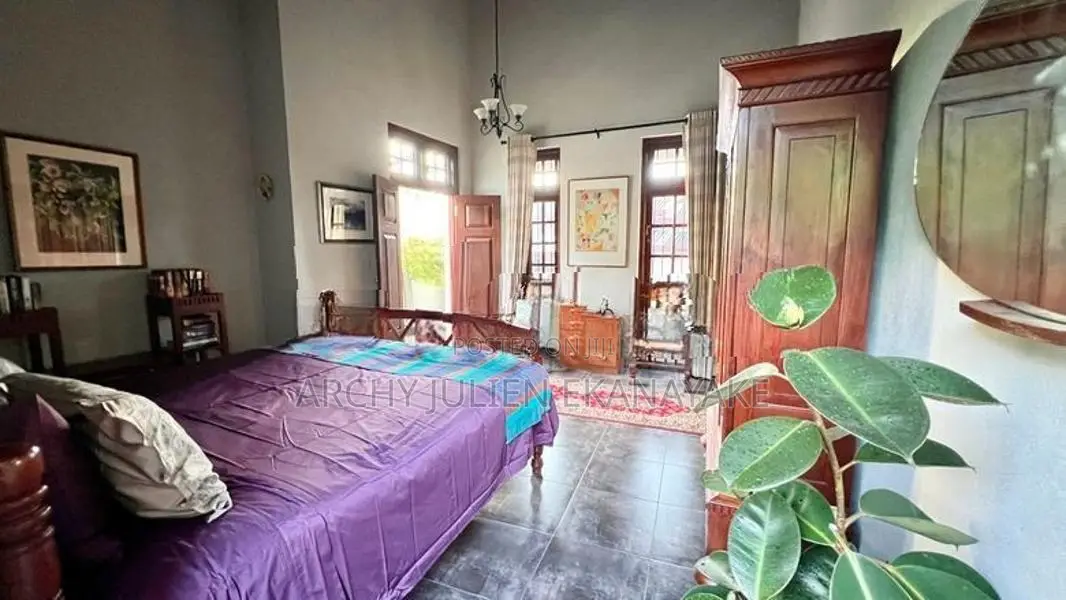 Exceptional Architect-Designed Luxury Residence in Pannipitiya