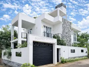 Prime Location Two Storied Luxury House for Sale in Pasyala, Nittambuw