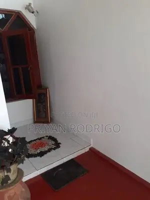 Boralesgamuwa, Lake Rd - 7.5 Perches Land with an Old House to Sale