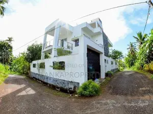 Prime Location Two Storied Luxury House for Sale in Pasyala, Nittambuw