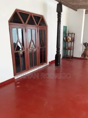 Boralesgamuwa, Lake Rd - 7.5 Perches Land with an Old House to Sale