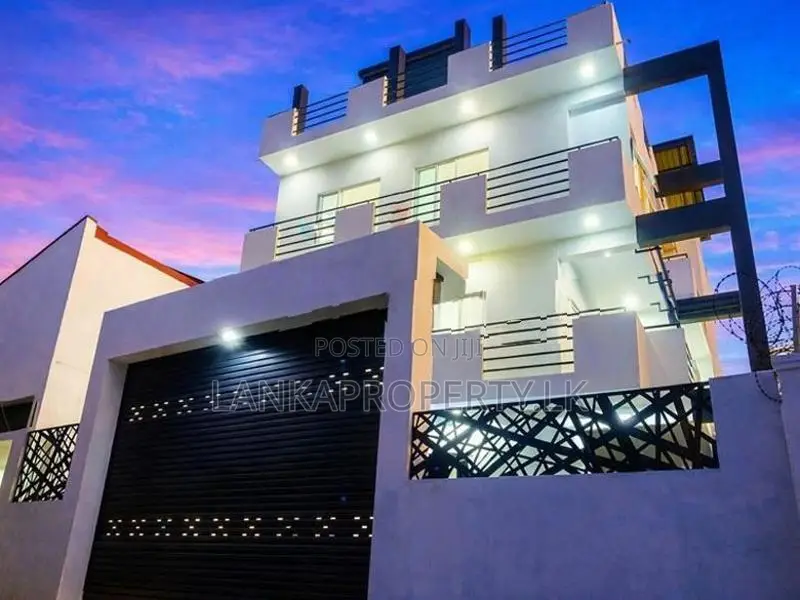 Apartment Complex for Sale in Seeduwa with proximity to Airport.