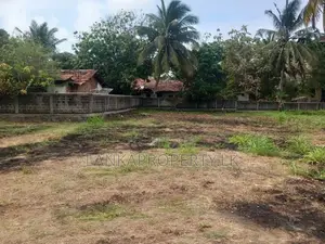 30 Perches Land for Sale Facing Pamunugama Road.