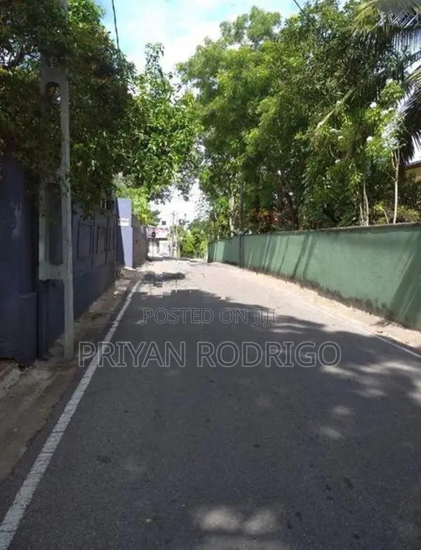 Nugegoda 20.25 Perches of Prime Residential Land with a House for Sale