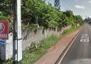 Gampaha 124 Perches of Land with a House for Sale