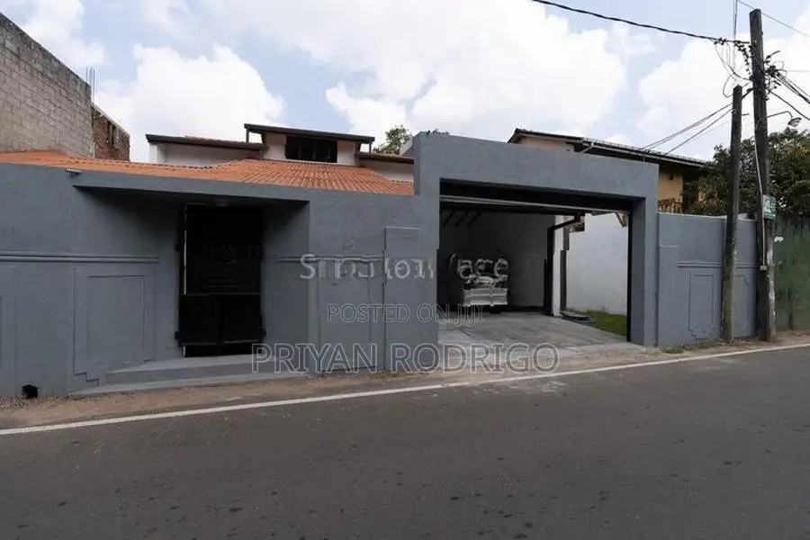 Delkanda Nugegoda 02 Storied House on 17 Perches of Land for Sale