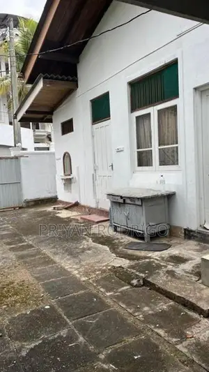 Nawala off 1st Lane 04 Bed Room House on 14.1 Perches of Land for Sale