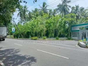 යක්කල නගරයෙන් බිම්කොටස්