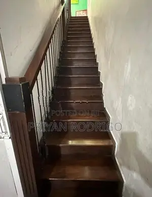 Battaramulla - Thalahena 2 Storied House on 7.5 Perches of Land for Sa