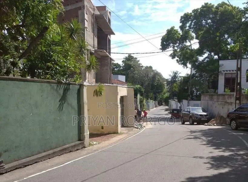 Nugegoda 20.25 Perches of Prime Residential Land with a House for Sale
