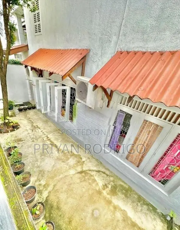 Battaramulla- Thalahena Single Story House on 7 Perches of Land for Sa