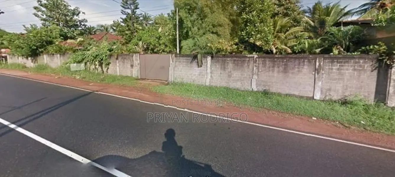 Gampaha 124 Perches of Land with a House for Sale