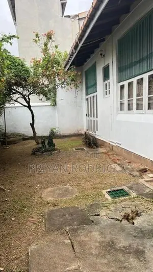 Nawala off 1st Lane 04 Bed Room House on 14.1 Perches of Land for Sale
