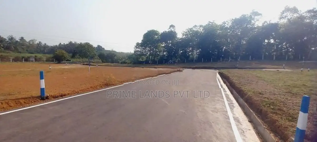 වටිනා ඉඩමක් අලුබෝමුල්ල හන්දිය