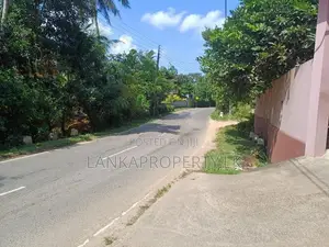 මාතර කණංකේ ප්‍රදේශයෙන් පර්චස් 160ක ඉඩමක් විකිණීමට.