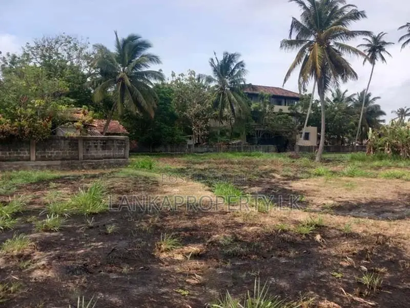 30 Perches Land for Sale Facing Pamunugama Road.