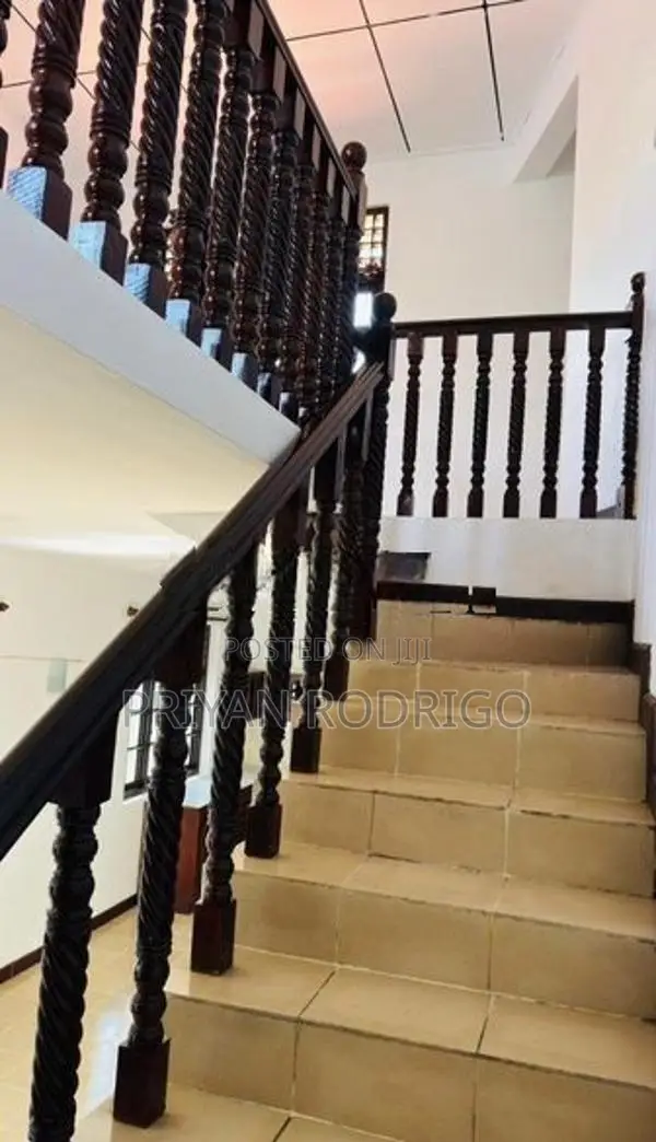 Kelaniya- Vihara Mawatha 05 Bedroom House for Immediate Sale