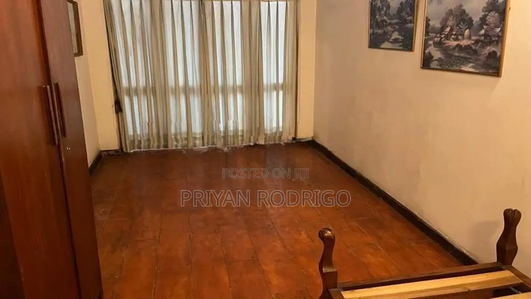 Nawala off 1st Lane 04 Bed Room House on 14.1 Perches of Land for Sale