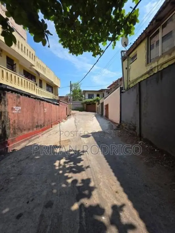 Dehiwala 02 Storied 04 BR House on 6.25 Perches of Land for Sale