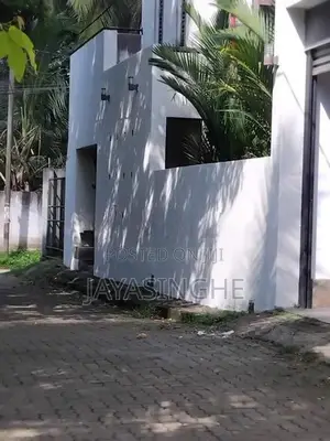 Luxurious Two-Storey Architectural House for Rent in Welivita, Kaduwel
