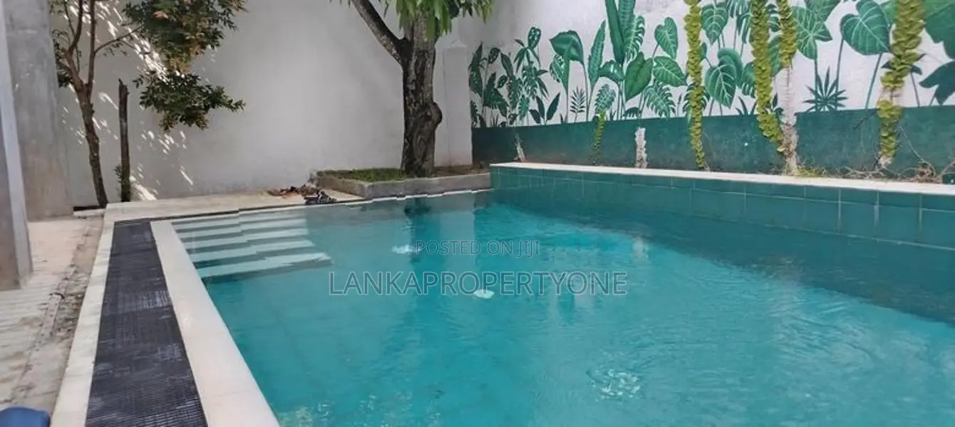 Luxury House with A Pool at Kalegana