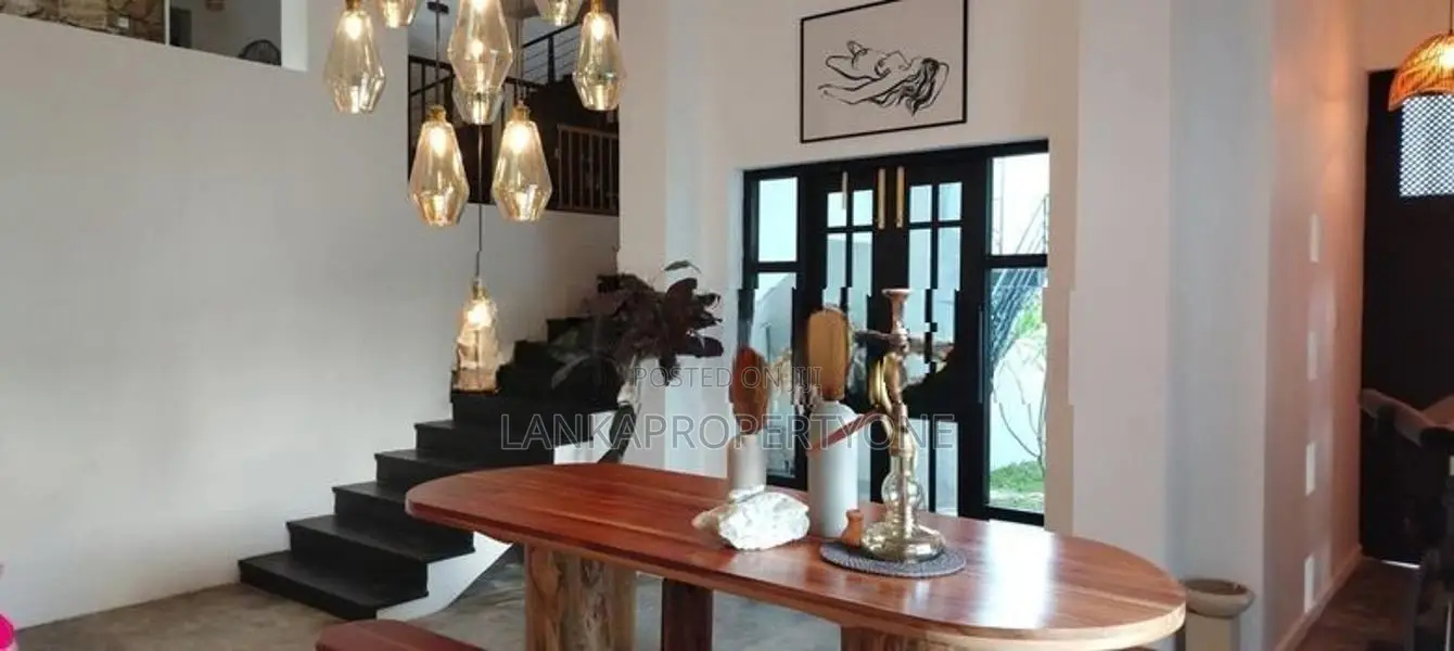 Luxury House with A Pool at Kalegana