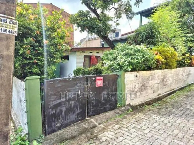 12 Perches Residential Or Commercial Property For Sale