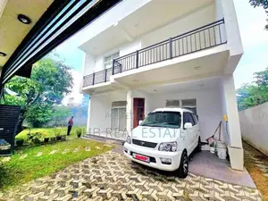 Almost Brand New Luxury Three Story House for Sale Ratmalan