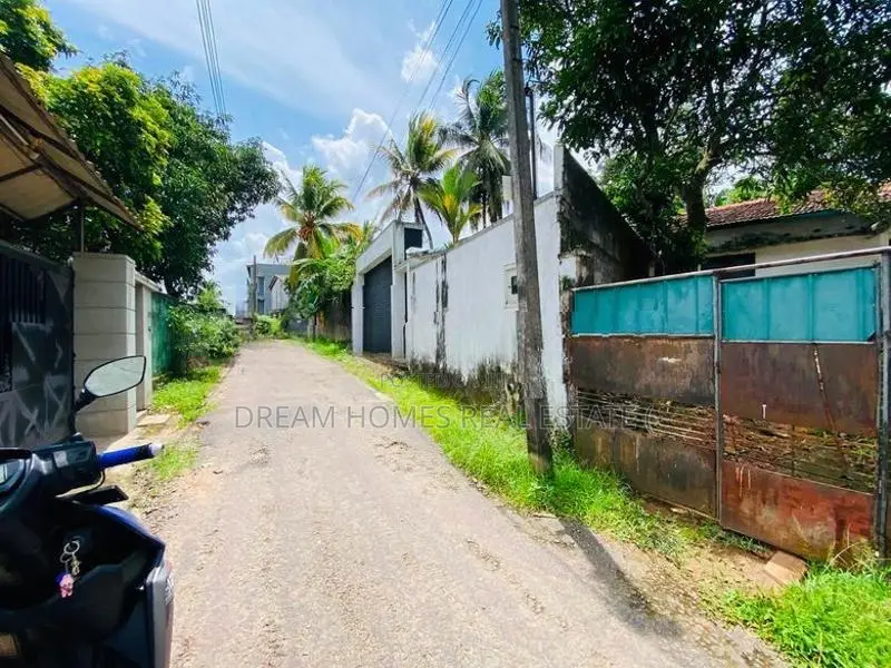 7 Perches Land only 350m to Hokandara