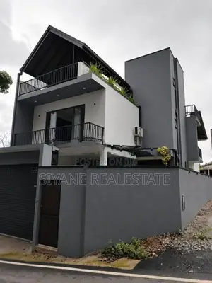 Beautiful Luxury Living In Homagama, Kottawa Area