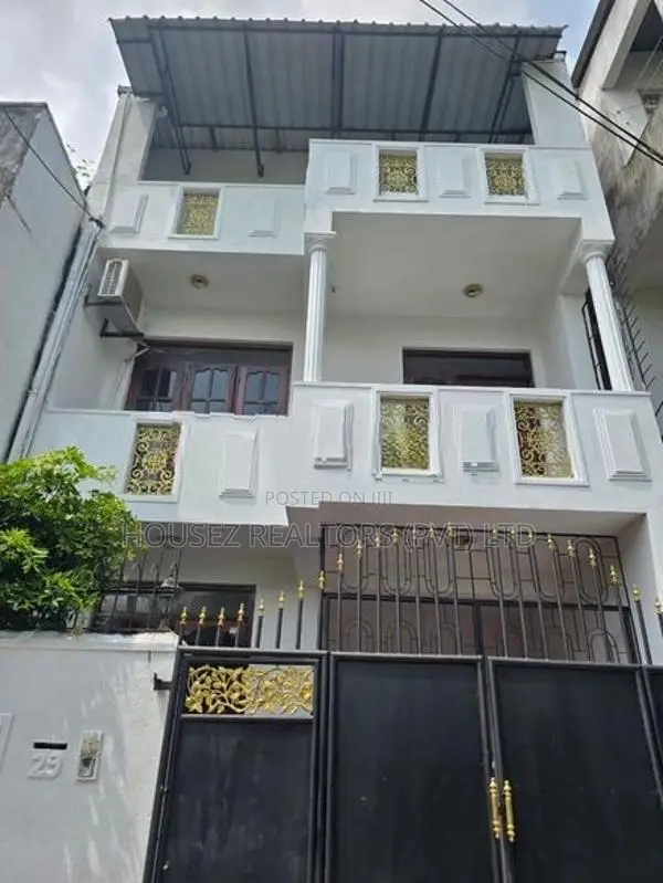 Modern 3-Storey House for Sale in Kolonnawa – Close to Colombo 09