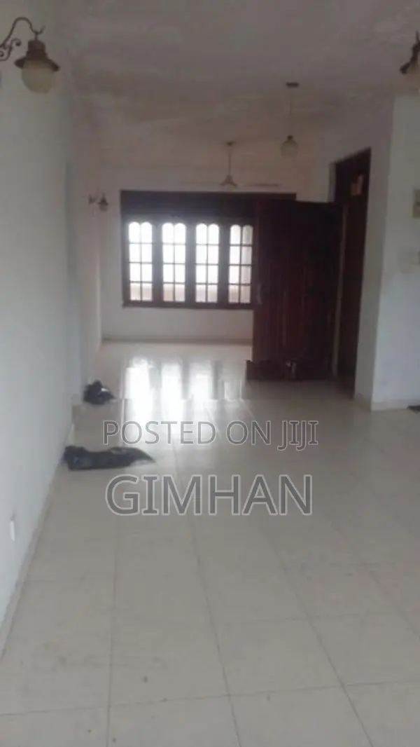 Upstairs House For Rent Rathmalana Sirimaluyana