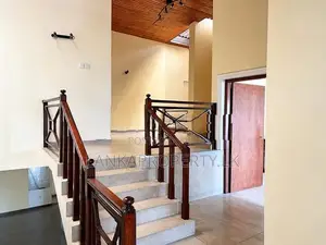 Luxury Upstair House for Sale in Nugegoda.