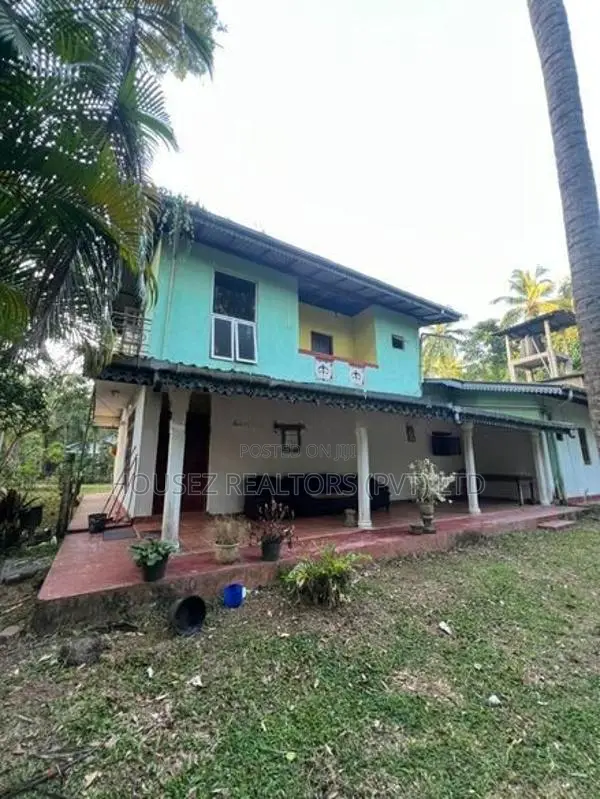Spacious House for Sale in Yatiyana