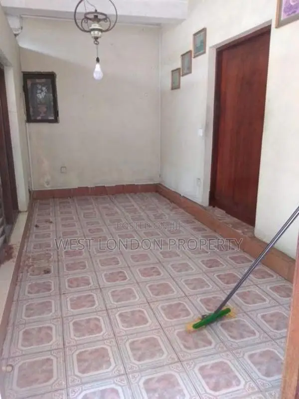 House for Sale in Wattala – Close to All Essential Amenities