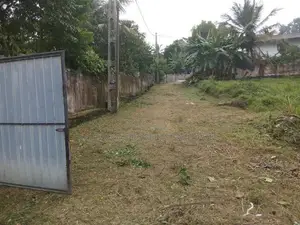 තලවතුගොඩ නගරයෙන් ඉඩමක් සහිත නිවසක් විකිණීමට