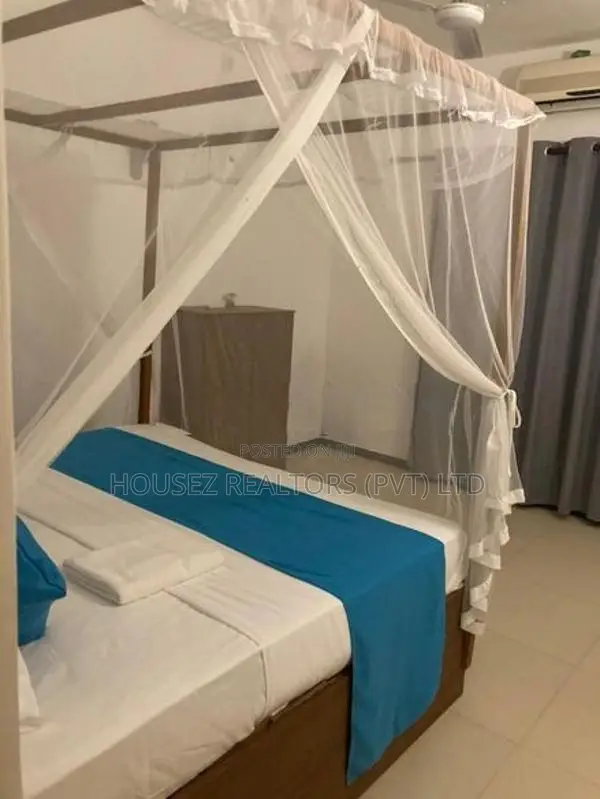 Luxury 8-Bedroom Villa for Long-Term Rent – Unawatuna