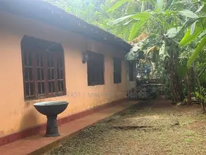 මාතර දික්වැල්ල ඉඩමක් විකිනිමට ඇත