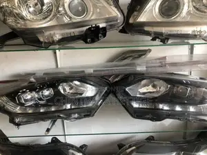 Honda Vezel Head Light