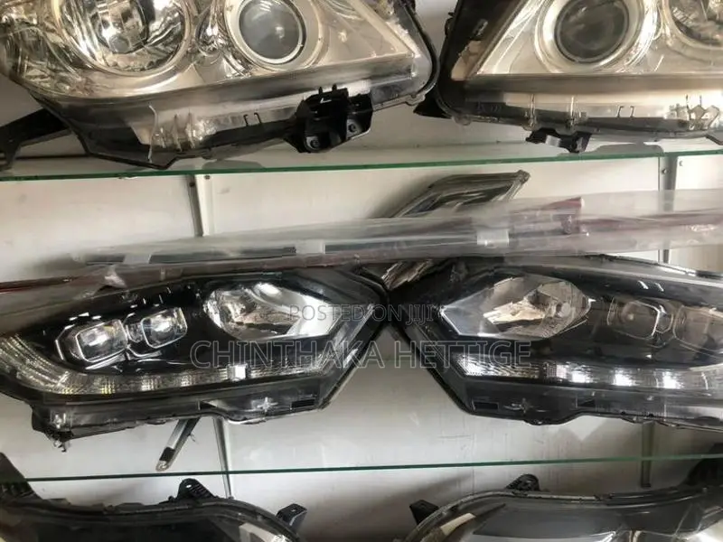 Honda Vezel Head Light