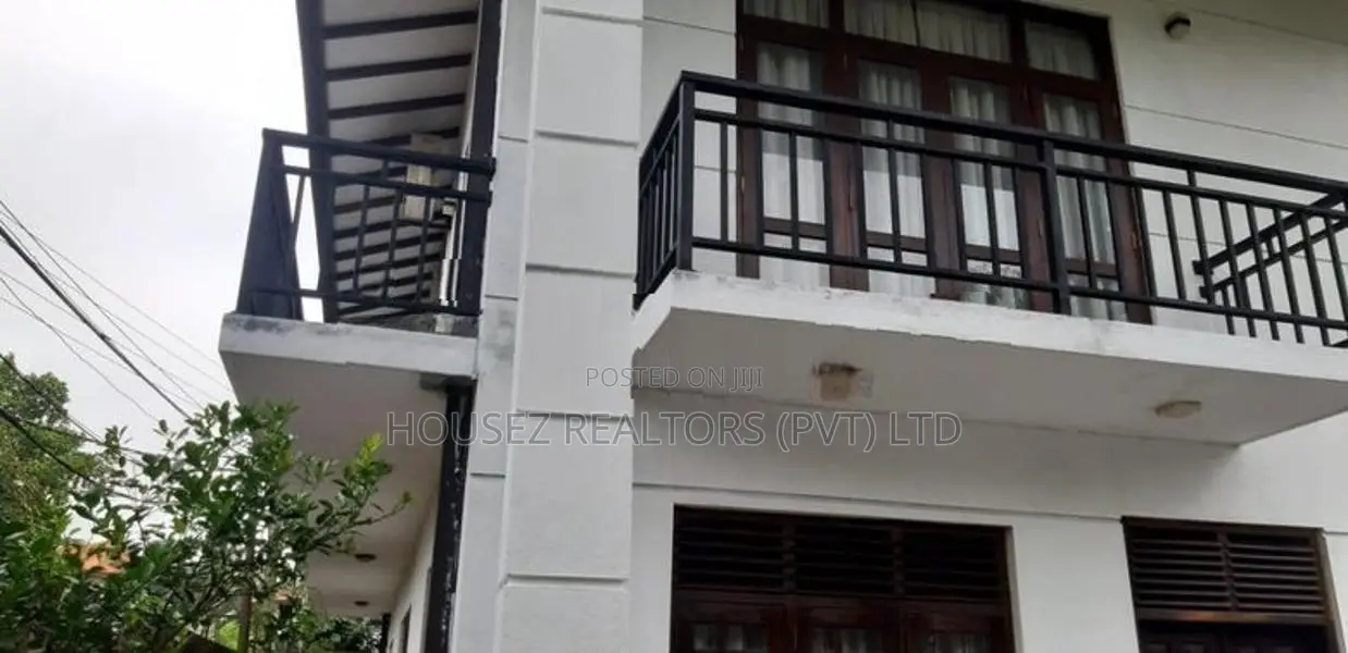 Spacious Two-Story House for Sale in Sisil Sevana, Polgasowita