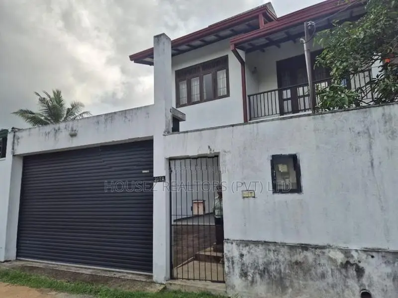 Beautiful Two-Storey Family Home for Sale – Athurugiriya