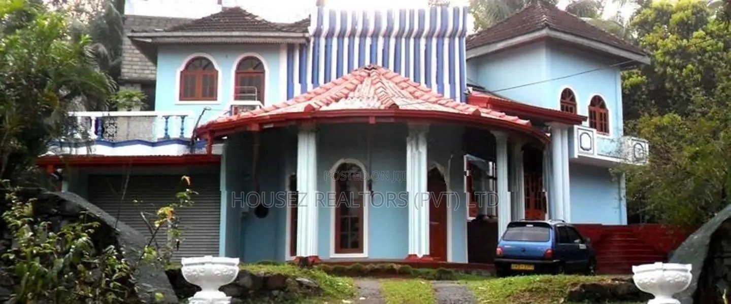 Luxury 4-Story House for Sale in Puwakpitiya