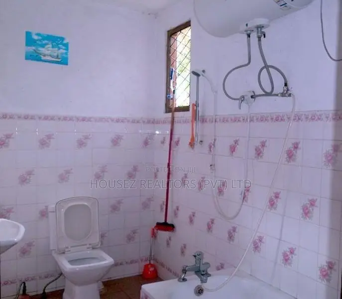 Luxury 4-Story House for Sale in Puwakpitiya