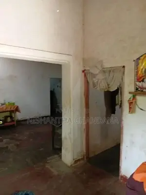 ඉඩමක් සමඟ නිවසක් විකිනීමට මාතලේ